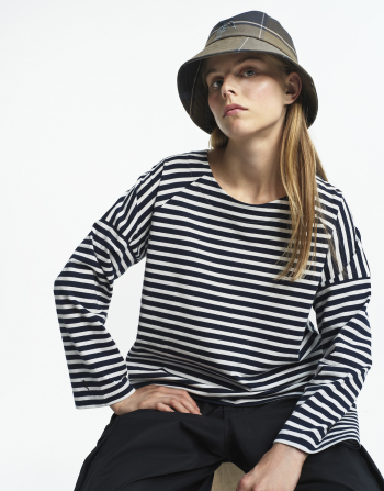 T-shirt with ruffled sleeves